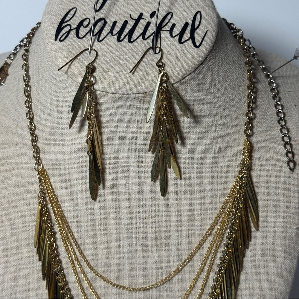 Elegant Gold Feather Necklace and Earring Set 36" - Picture 3 of 8